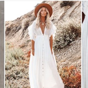 VICI WHITE MAXI DRESS